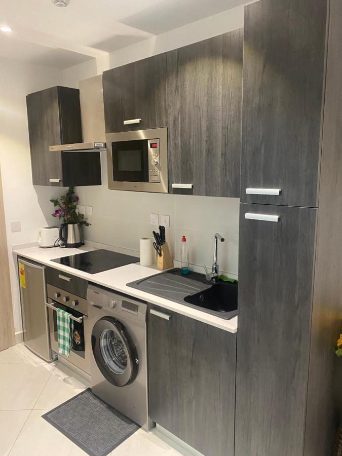 Plsa Airport-The Lennox Apartment Акра Екстериор снимка